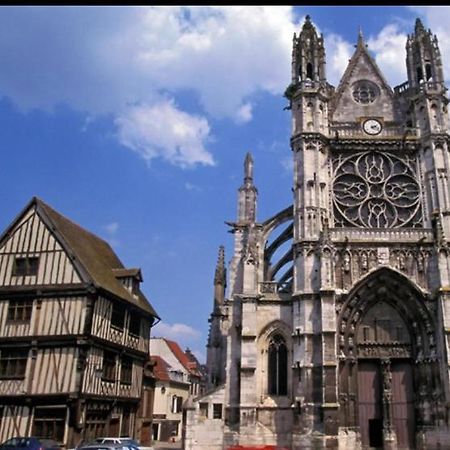 Magnifique Logement, Confortable Et Paisible. Saint-Marcel  ภายนอก รูปภาพ