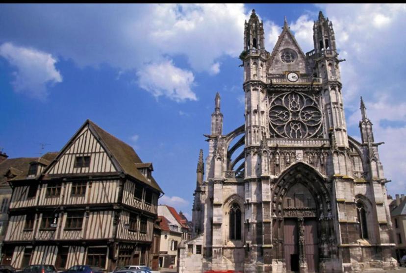 Magnifique Logement, Confortable Et Paisible. Saint-Marcel  ภายนอก รูปภาพ